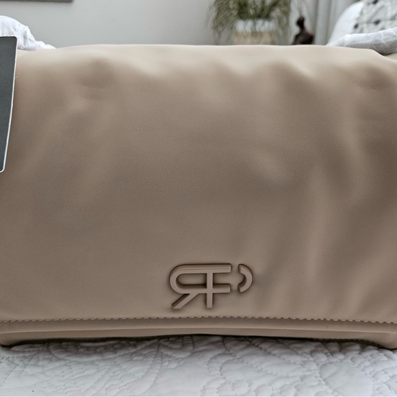 Brand new , never worn el Corte Inglés from Spain handbag - Picture 2 of 3